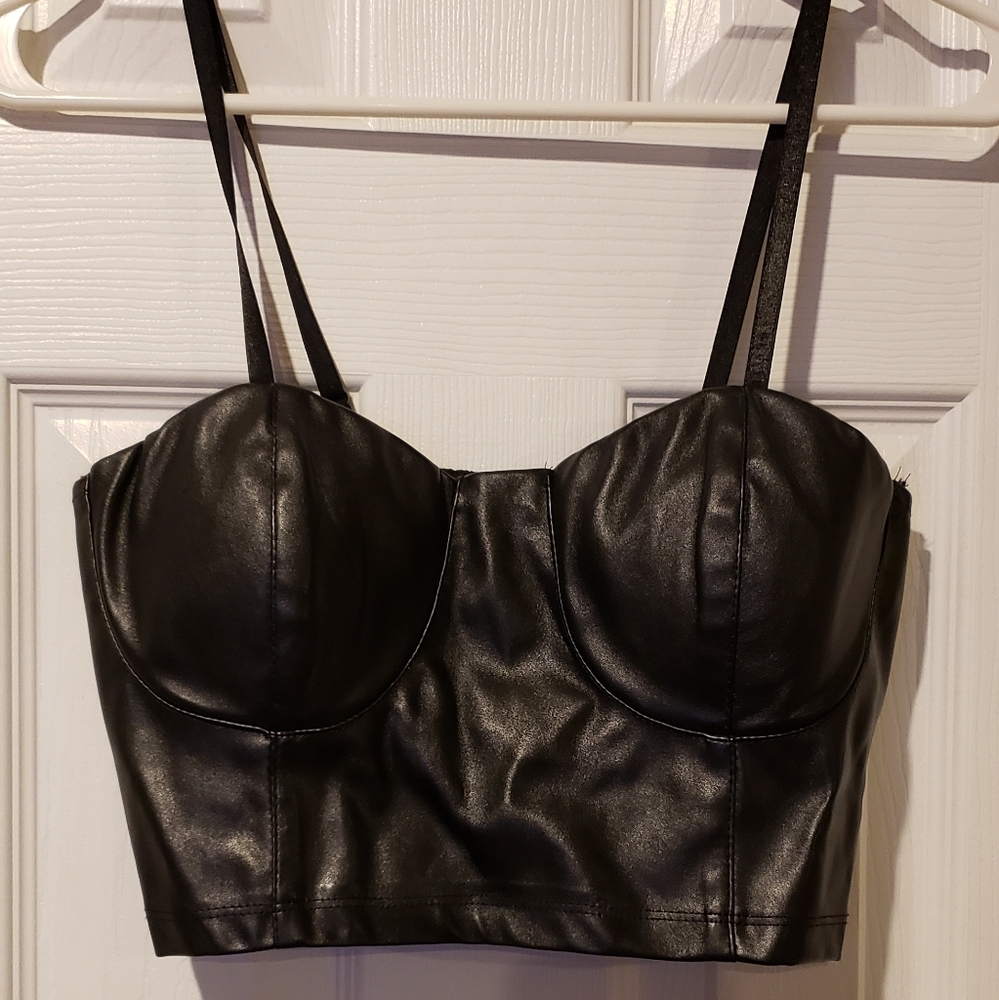 Black crop top